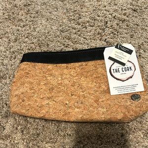 THE CORK drop in pouch nwt